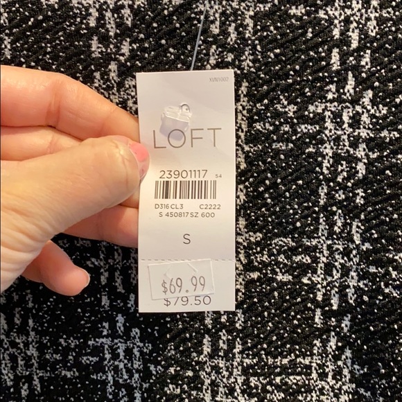 Loft Beautiful Dress - Picture 2 of 6